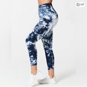NUX Navy and White One by One Tie-Dye Leggings